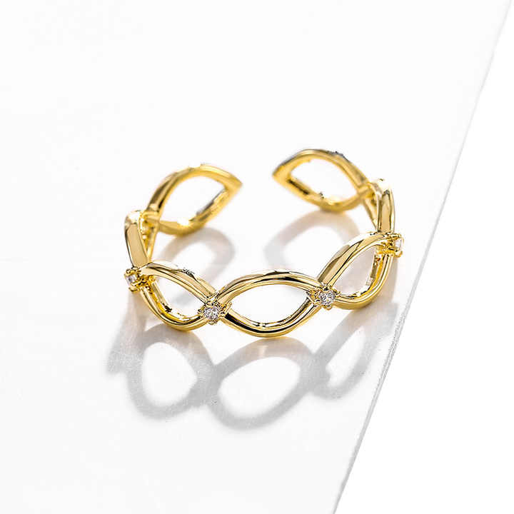 Fashionable Minimalist Design Ring